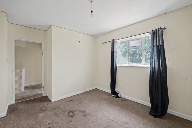 32 32A & 32B Gosden Road, Littlehampton, BN17 6DY 6