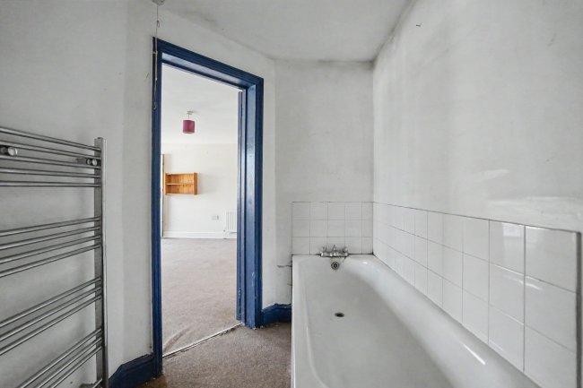 32 32A & 32B Gosden Road, Littlehampton, BN17 6DY 6