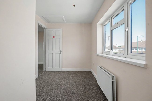 32 32A & 32B Gosden Road, Littlehampton, BN17 6DY 6