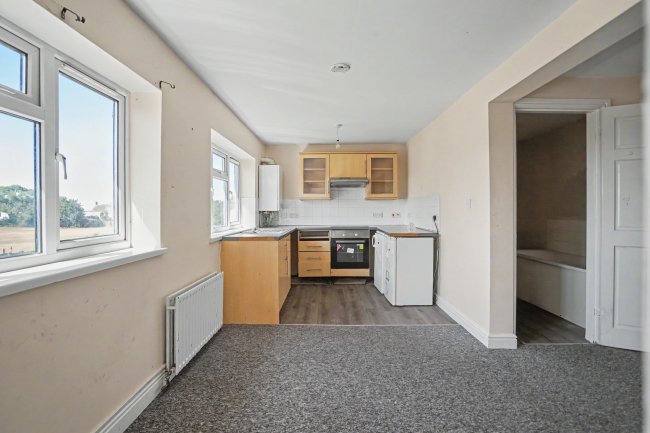32 32A & 32B Gosden Road, Littlehampton, BN17 6DY 6