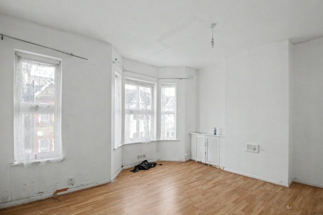 First Floor Flat, 32 Bingley Road, London E16 3JR 1