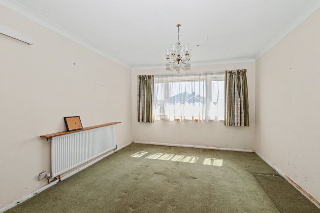 5 Hazlemere Road, Seasalter, Kent, CT5 4AN 6