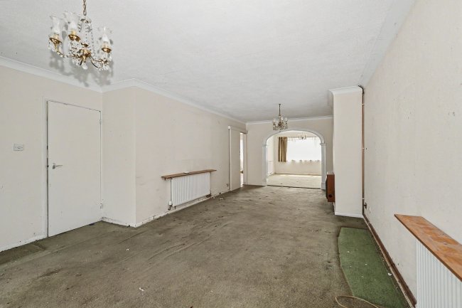 5 Hazlemere Road, Seasalter, Kent, CT5 4AN 6