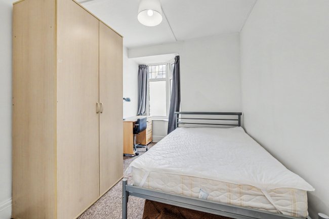 97 Roedale Road, Brighton, BN1 7GD 10