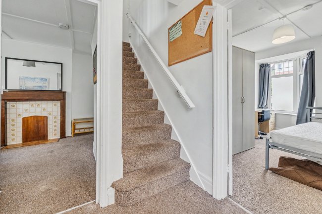 97 Roedale Road, Brighton, BN1 7GD 10