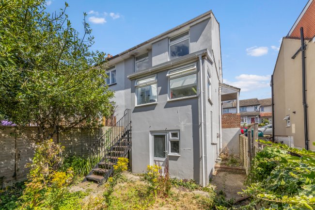 97 Roedale Road, Brighton, BN1 7GD 10