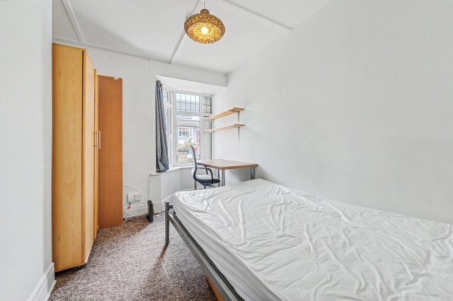 97 Roedale Road, Brighton, BN1 7GD 10
