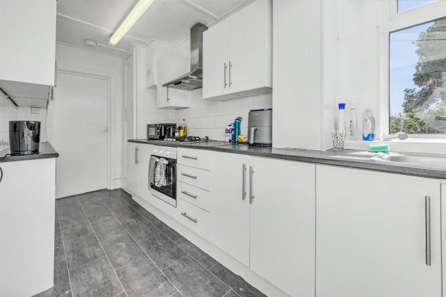 97 Roedale Road, Brighton, BN1 7GD 10