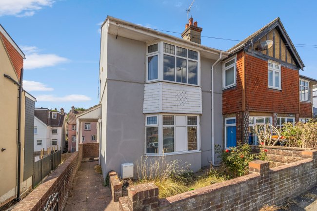 97 Roedale Road, Brighton, BN1 7GD 10