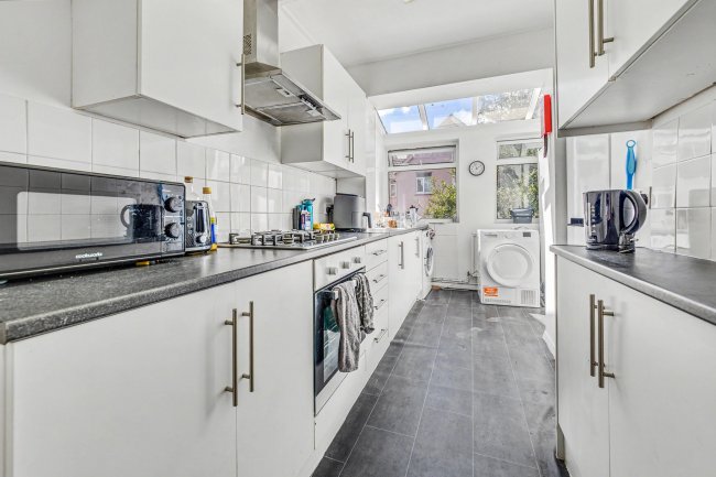 97 Roedale Road, Brighton, BN1 7GD 10