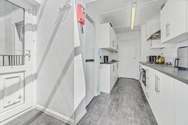 97 Roedale Road, Brighton, BN1 7GD 10