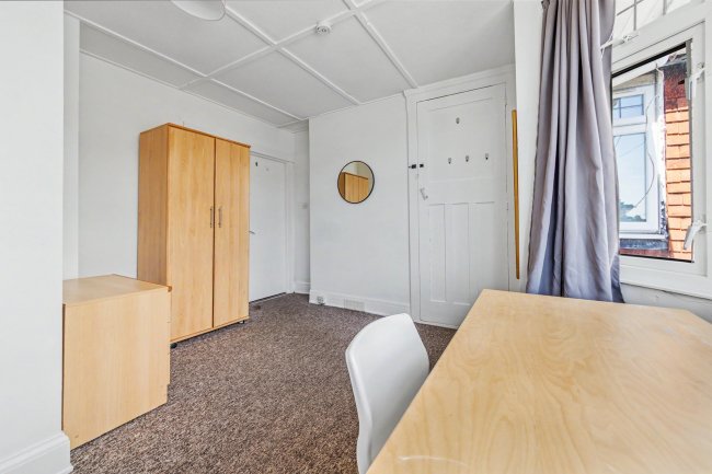 97 Roedale Road, Brighton, BN1 7GD 10