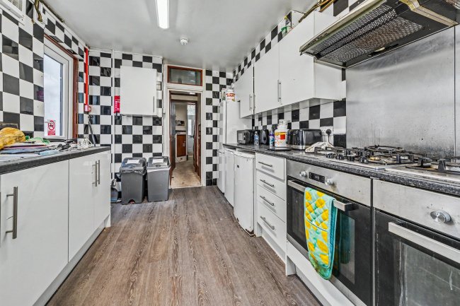 88 Shaftesbury Road, Brighton, BN1 4NG 8