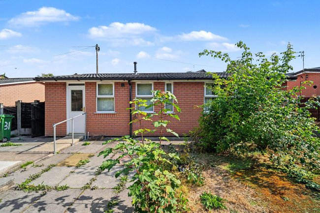 31 Urban Drive, Altrincham, Cheshire, WA15 8HX 1