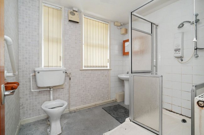 31 Urban Drive, Altrincham, Cheshire, WA15 8HX 1