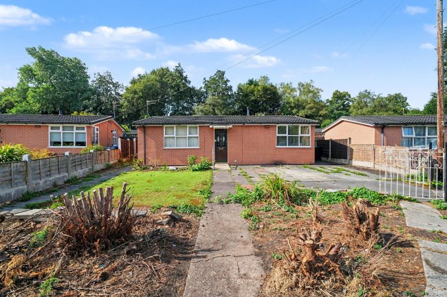 31 Urban Drive, Altrincham, Cheshire, WA15 8HX 1