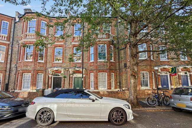 Flat B, 23 Morat Street, Stockwell, London, SW9 0RJ 2