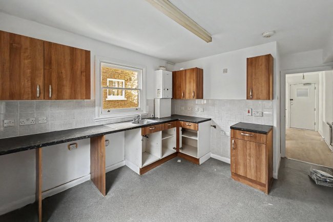 Flat B, 23 Morat Street, Stockwell, London, SW9 0RJ 2