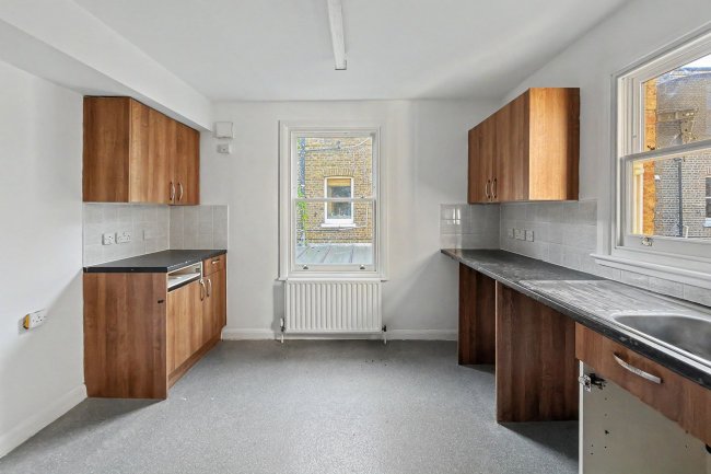 Flat B, 23 Morat Street, Stockwell, London, SW9 0RJ 2