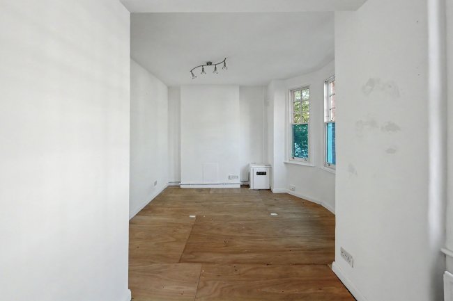 Flat B, 23 Morat Street, Stockwell, London, SW9 0RJ 2