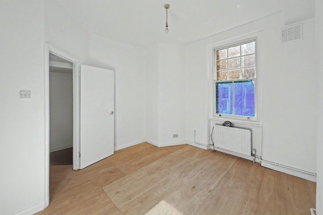 Flat B, 23 Morat Street, Stockwell, London, SW9 0RJ 2