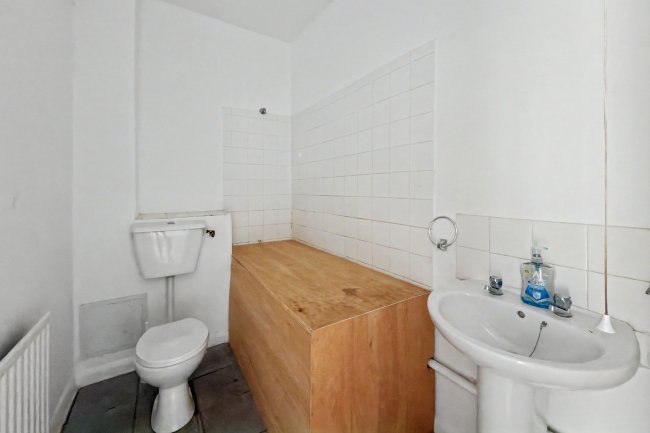Flat B, 23 Morat Street, Stockwell, London, SW9 0RJ 2