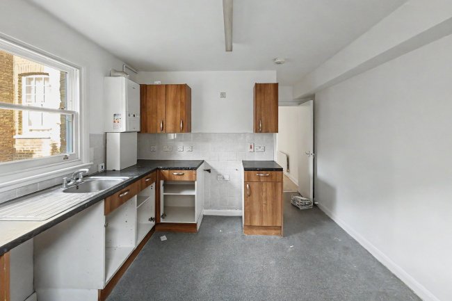 Flat B, 23 Morat Street, Stockwell, London, SW9 0RJ 2