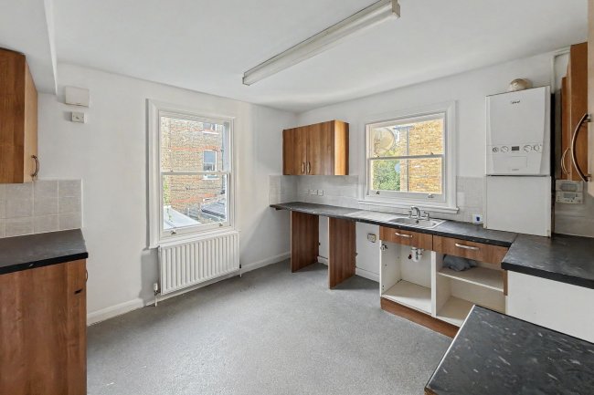 Flat B, 23 Morat Street, Stockwell, London, SW9 0RJ 2