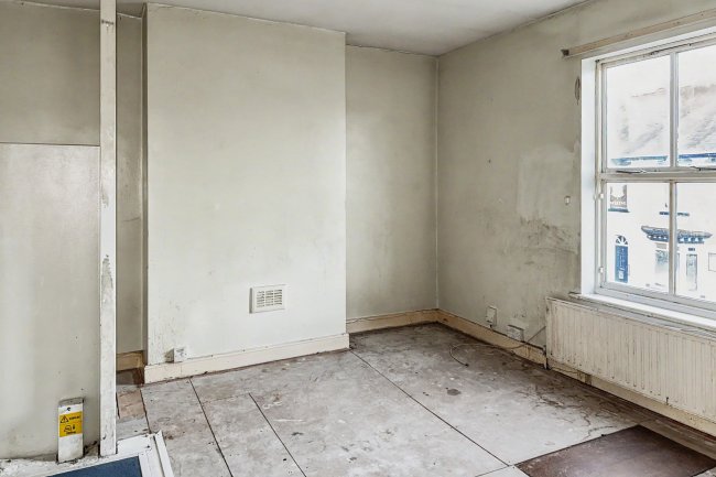 47 Walsall Road, Darlaston, West Midlands, WS10 9JS 4