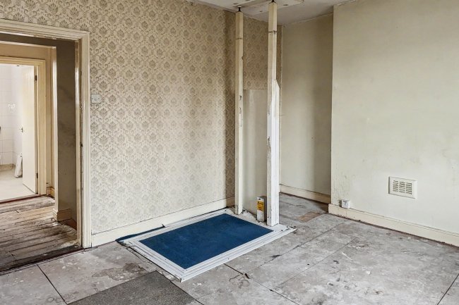 47 Walsall Road, Darlaston, West Midlands, WS10 9JS 4