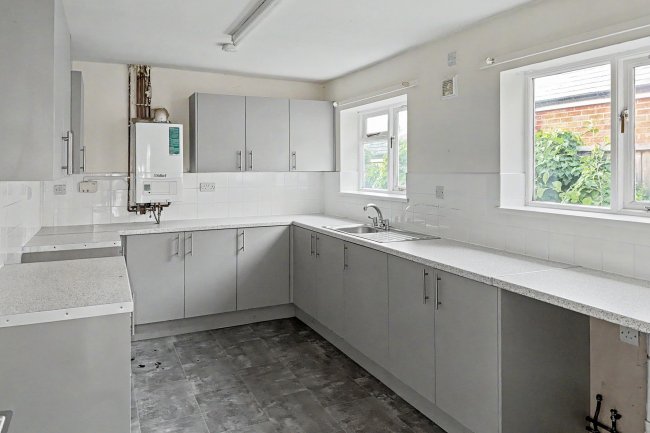 47 Walsall Road, Darlaston, West Midlands, WS10 9JS 4