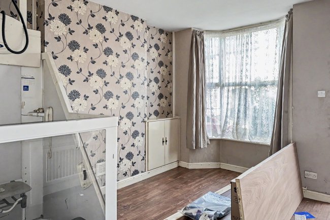 47 Walsall Road, Darlaston, West Midlands, WS10 9JS 4