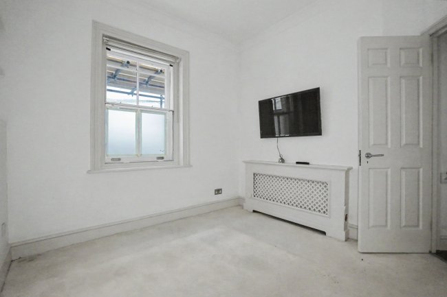 Flat 48, Bank Chambers, 25 Jermyn Street, St. James, London, SW1Y 6HR 9