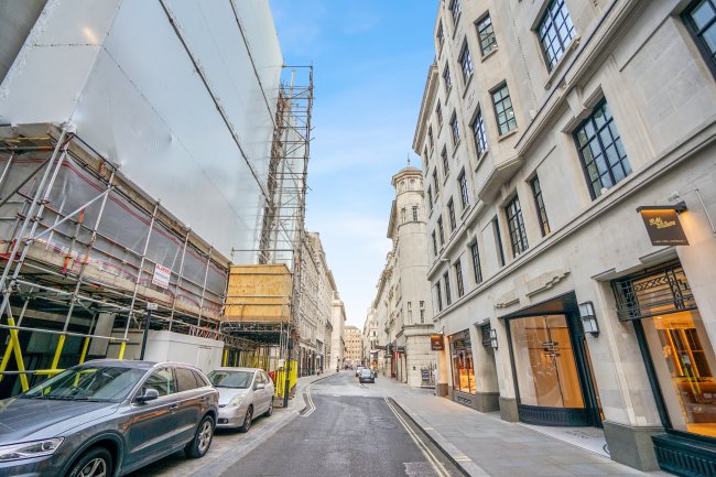 Flat 48, Bank Chambers, 25 Jermyn Street, St. James, London, SW1Y 6HR 9