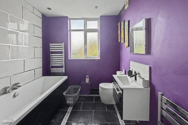 6a St Edwards Way, Romford, RM1 4DD 9