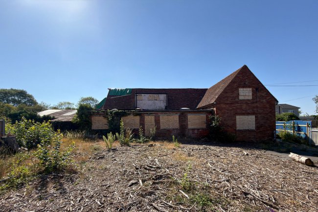 Lakewood, The White Barn and Land at Rushden Road, Sandon, Buntingford SG9 0QN 34