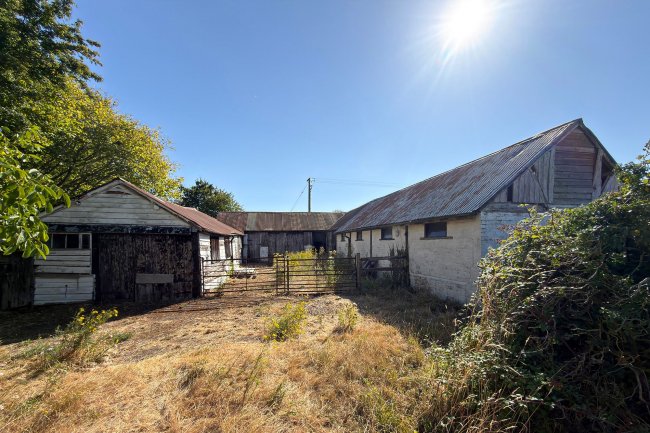 Lakewood, The White Barn and Land at Rushden Road, Sandon, Buntingford SG9 0QN 34
