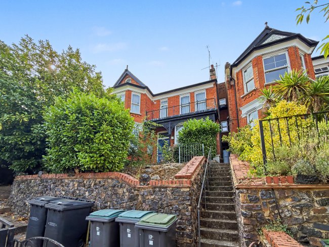 Flat A, 66-68 Dukes Avenue, London, N10 2PU 51