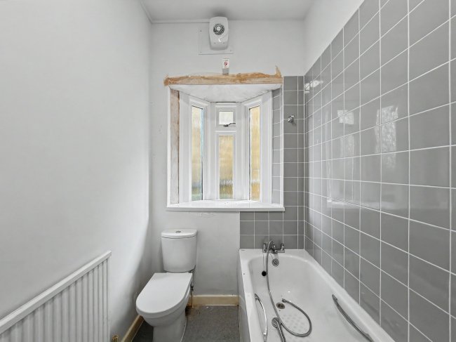 Flat A, 66-68 Dukes Avenue, London, N10 2PU 51