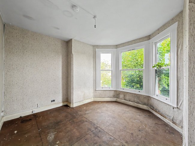 Flat A, 66-68 Dukes Avenue, London, N10 2PU 51
