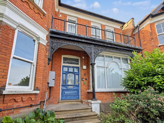 Flat A, 66-68 Dukes Avenue, London, N10 2PU 51
