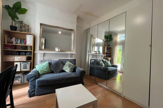 2 Blakemore Road, Streatham Hill, London SW16 1NH 16
