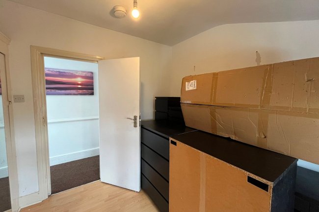 2 Blakemore Road, Streatham Hill, London SW16 1NH 16