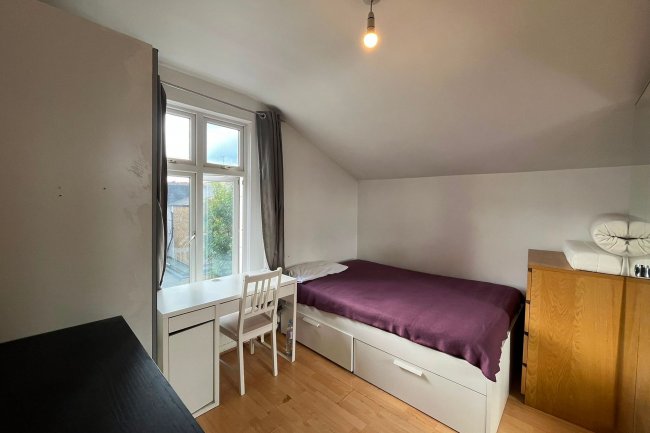 2 Blakemore Road, Streatham Hill, London SW16 1NH 16