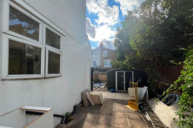 2 Blakemore Road, Streatham Hill, London SW16 1NH 16