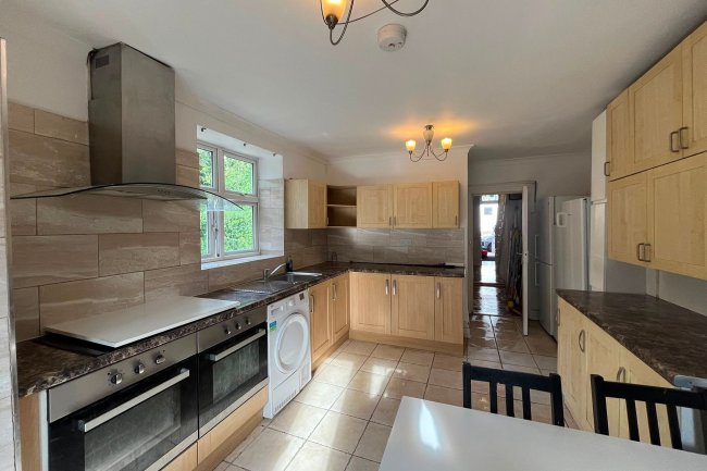 2 Blakemore Road, Streatham Hill, London SW16 1NH 16