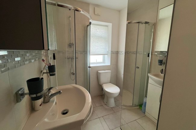 2 Blakemore Road, Streatham Hill, London SW16 1NH 16