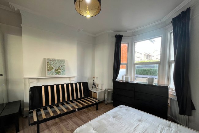 2 Blakemore Road, Streatham Hill, London SW16 1NH 16