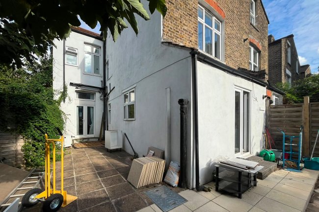 2 Blakemore Road, Streatham Hill, London SW16 1NH 16