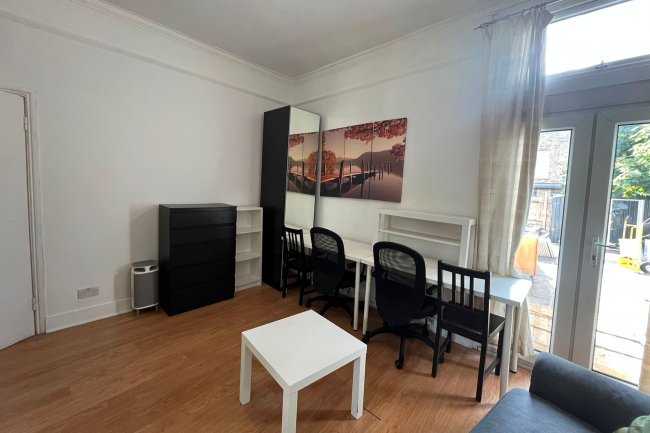 2 Blakemore Road, Streatham Hill, London SW16 1NH 16